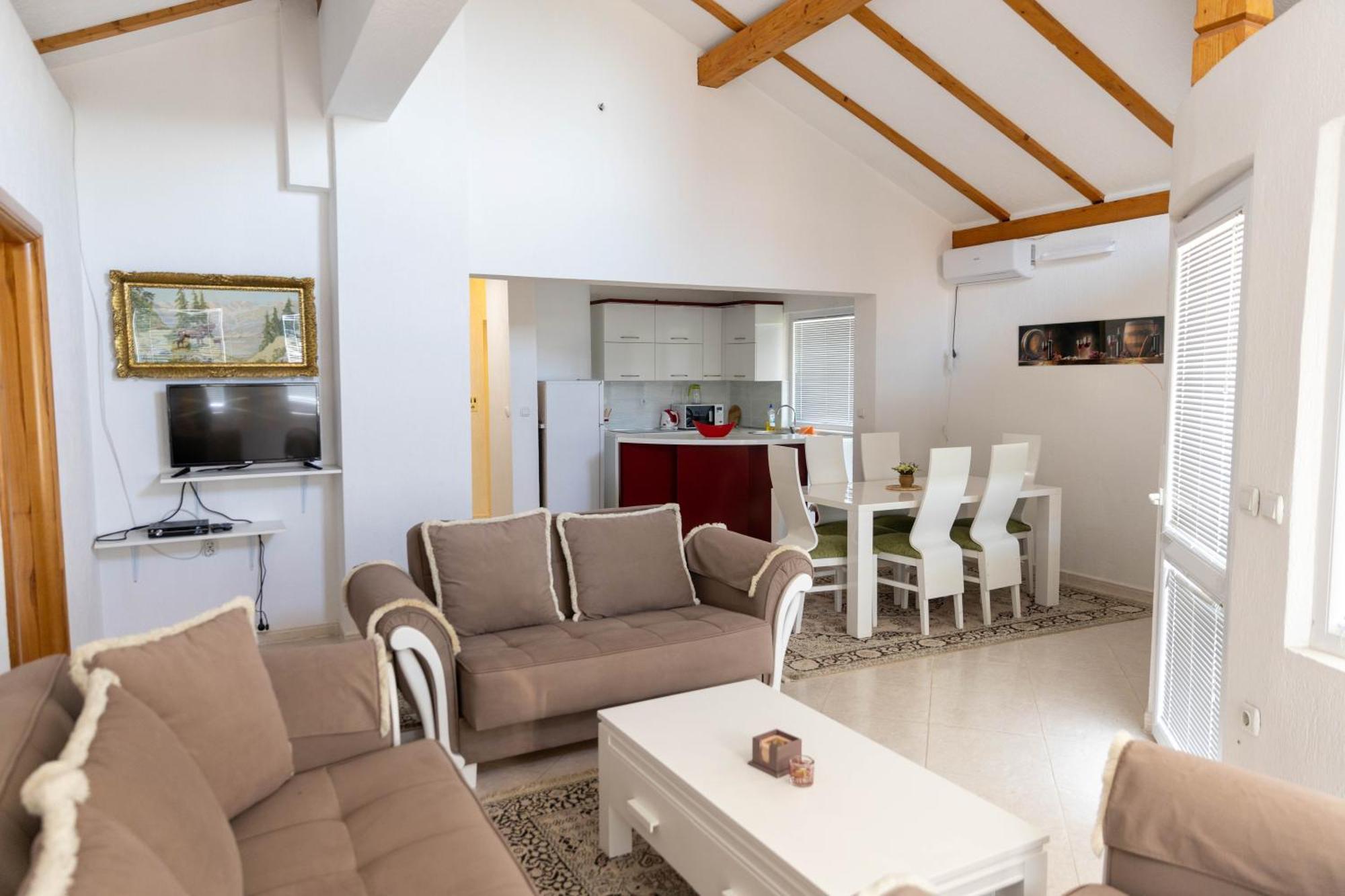 Guest House Aldin Ulcinj Exterior photo