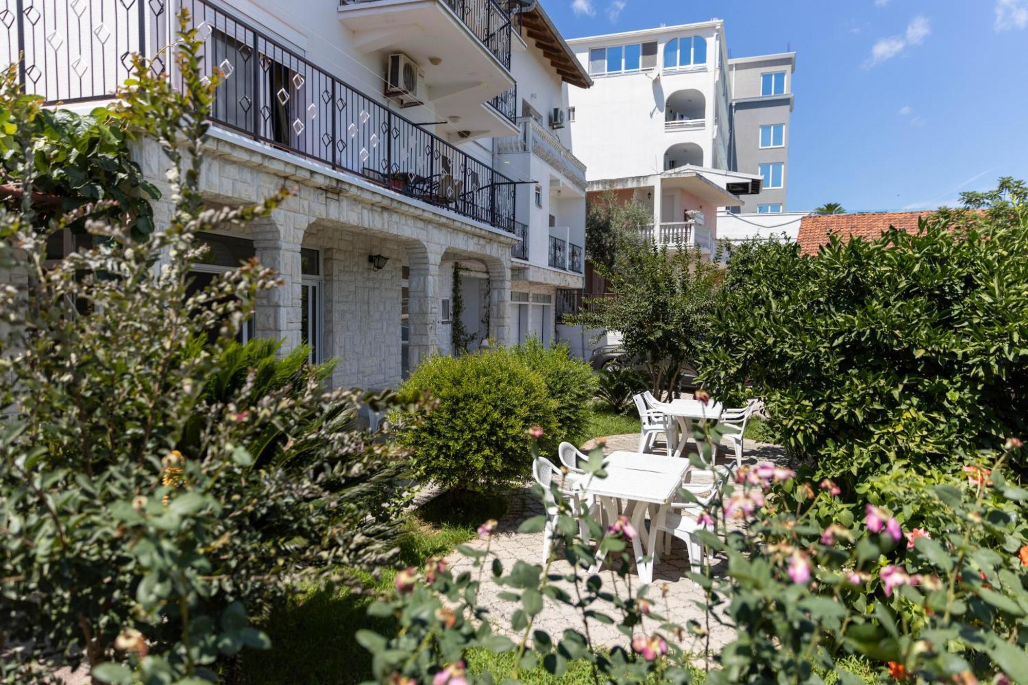 Guest House Aldin Ulcinj Exterior photo