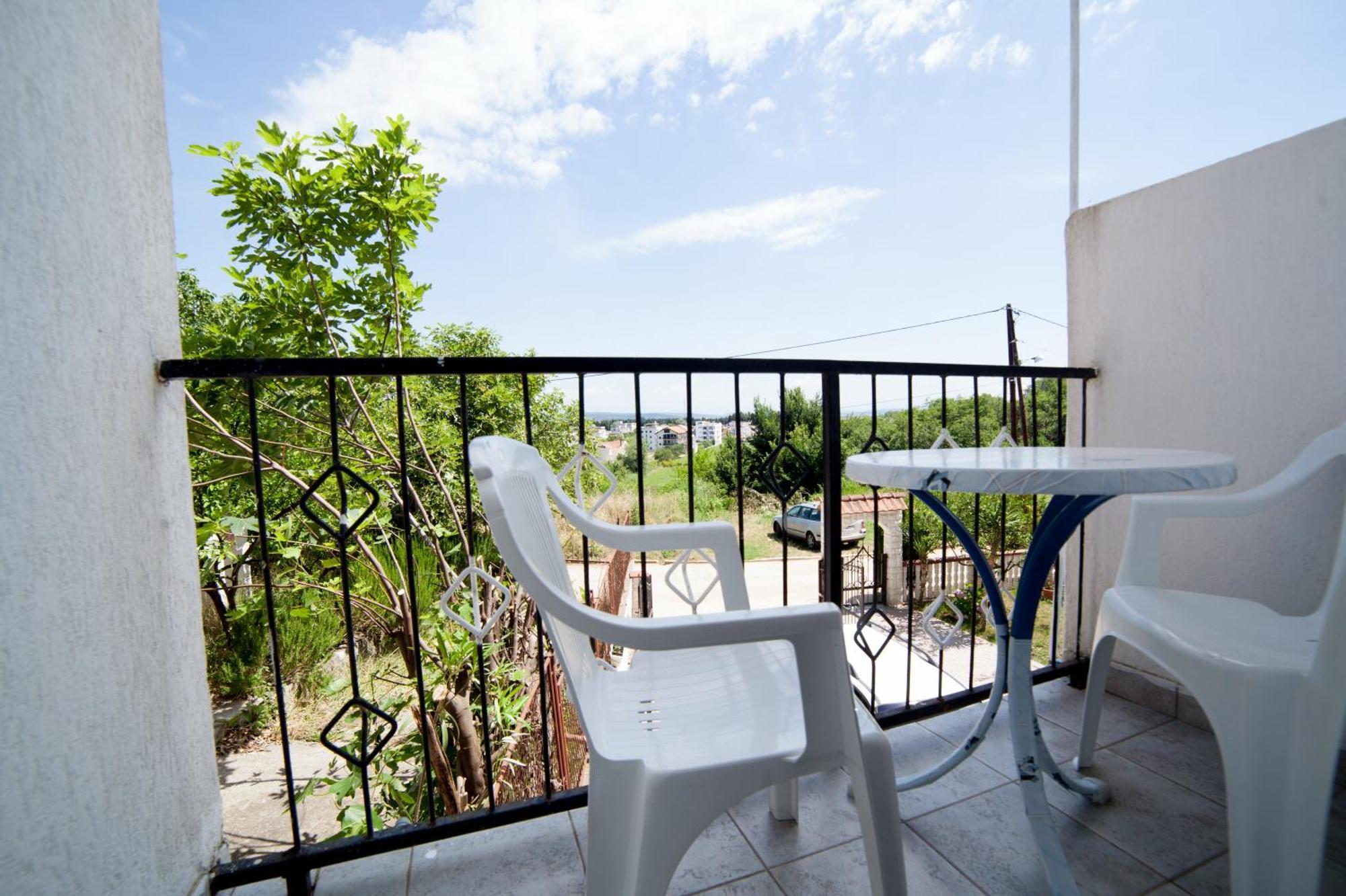 Guest House Aldin Ulcinj Exterior photo